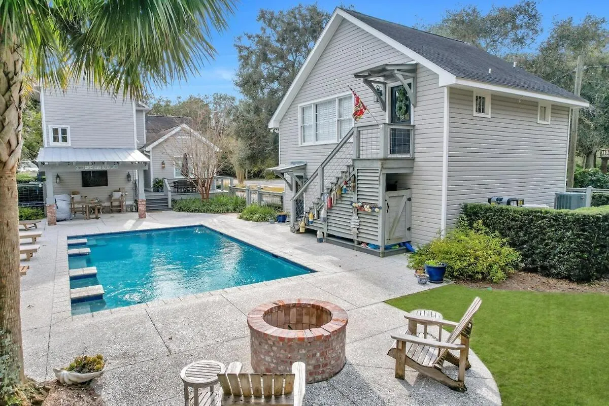 The Grey Pearl - Swimming Pool Premier Location * St. Simons Island