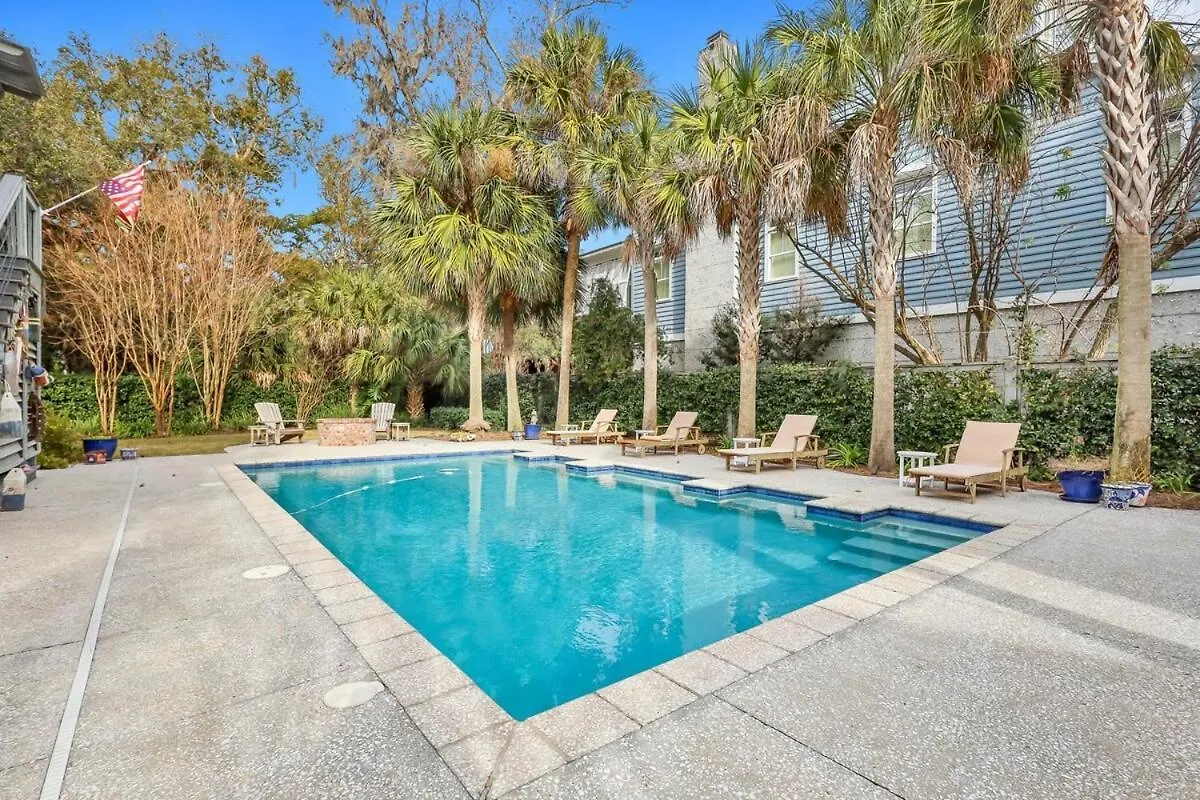 The Grey Pearl - Swimming Pool Premier Location * St. Simons Island