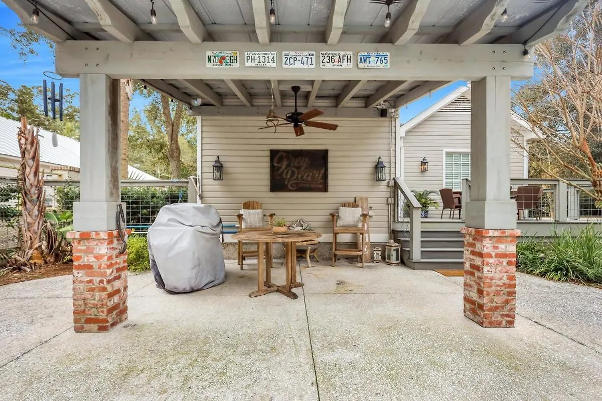 The Grey Pearl - Swimming Pool Premier Location St. Simons Island