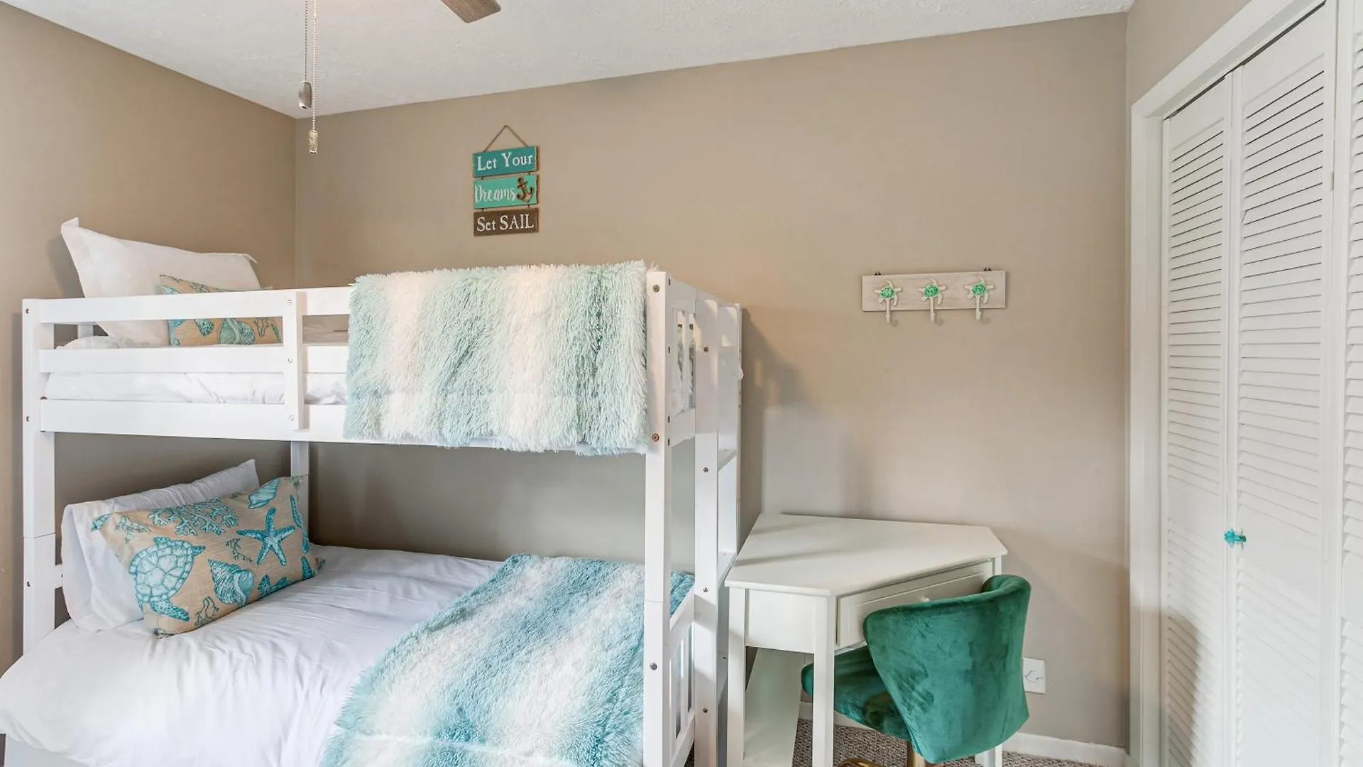 Holiday home Inviting St Simons Island Townhome Walk To Beach! *