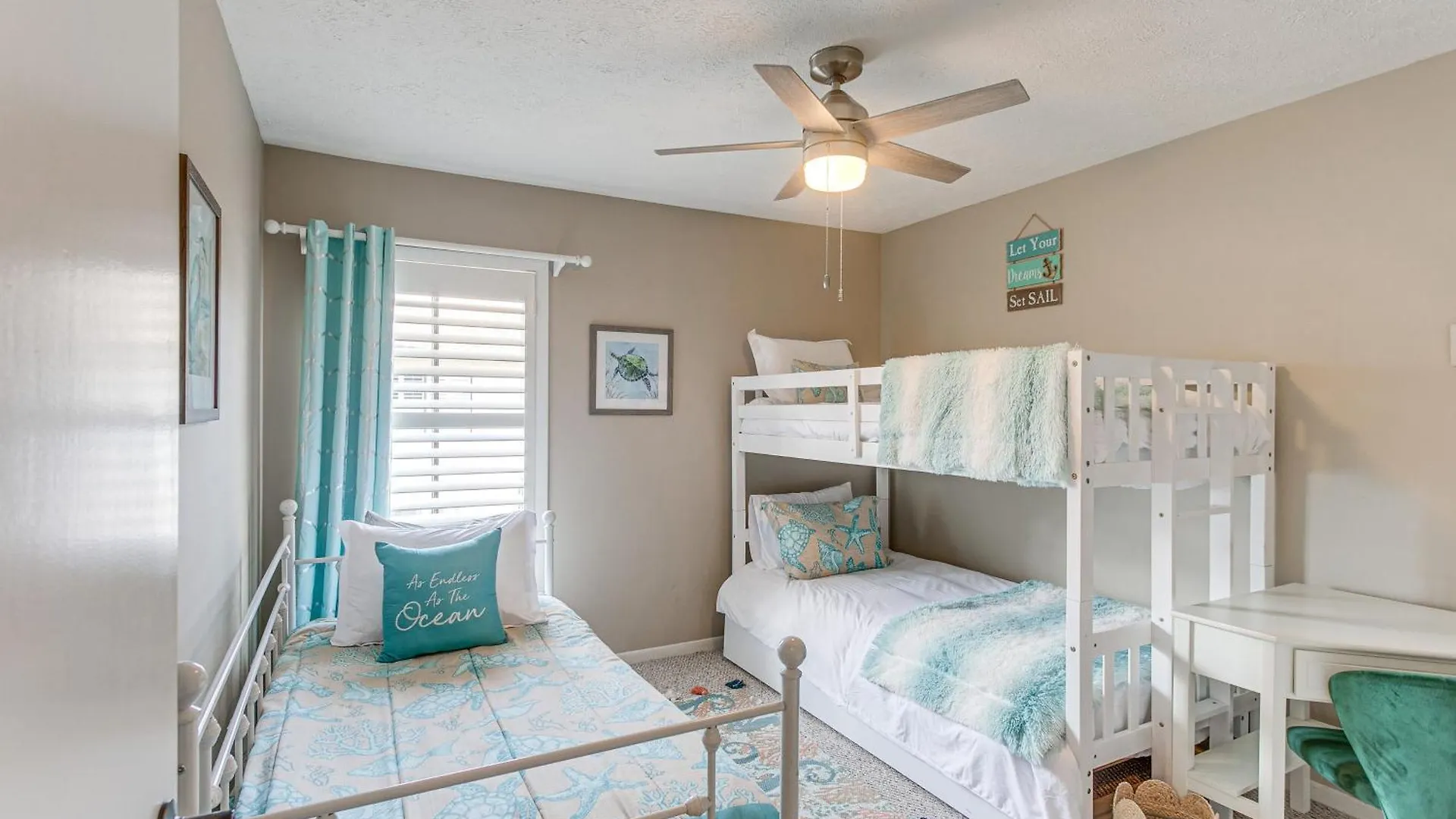 Inviting St Simons Island Townhome Walk To Beach! Holiday home St. Simons Island
