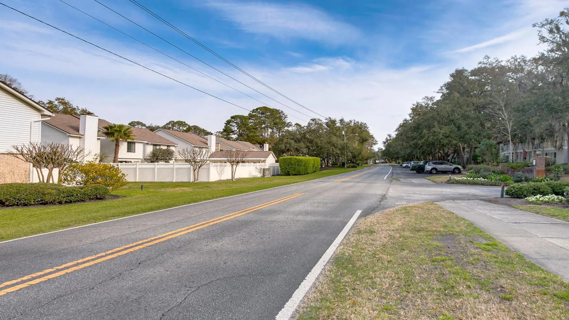 Inviting St Simons Island Townhome Walk To Beach! Holiday home