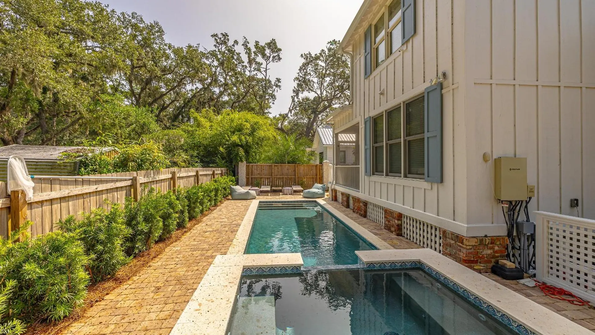 Saltwater Oaks Holiday home *