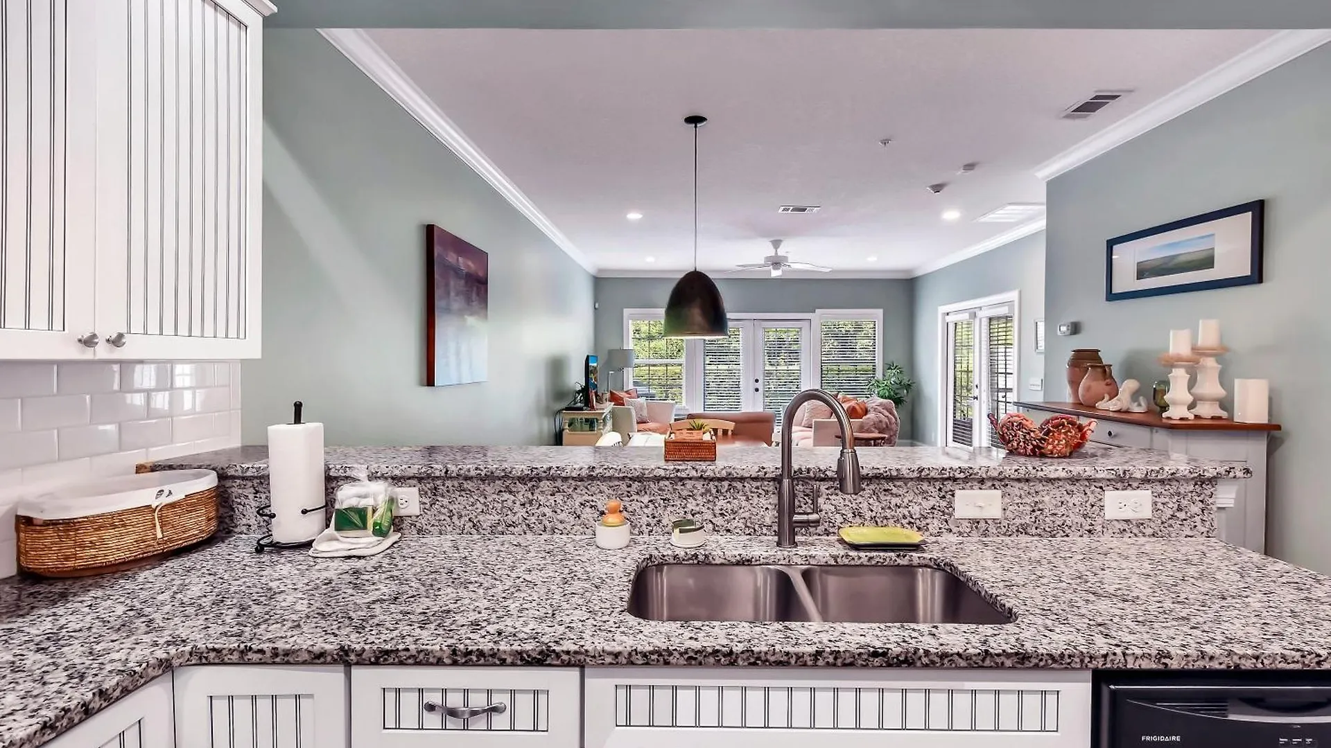 1103 Mariner's Circle