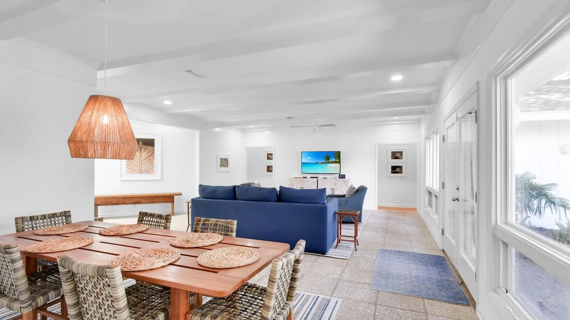 East Beach- Upscale Yet Comfortable With Private Pool *