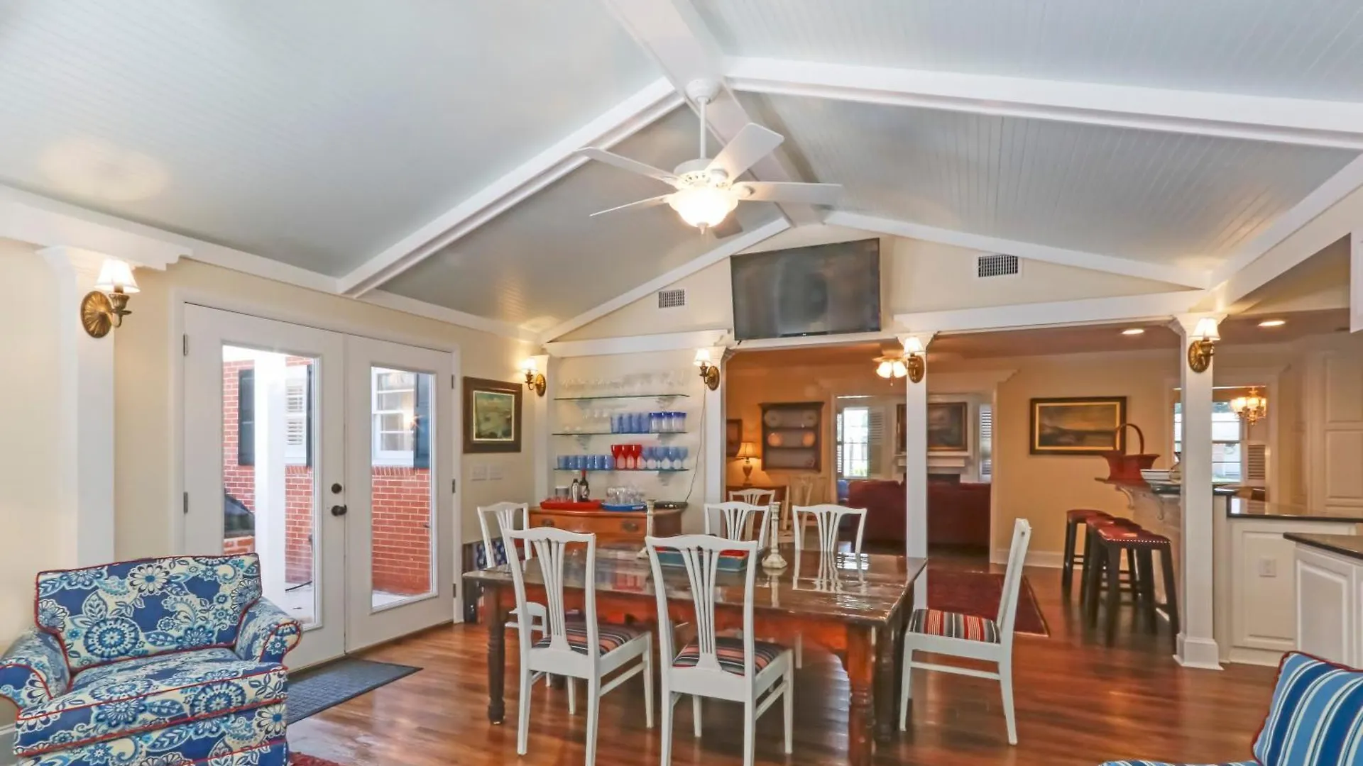 120 Druid Oaks Lane *