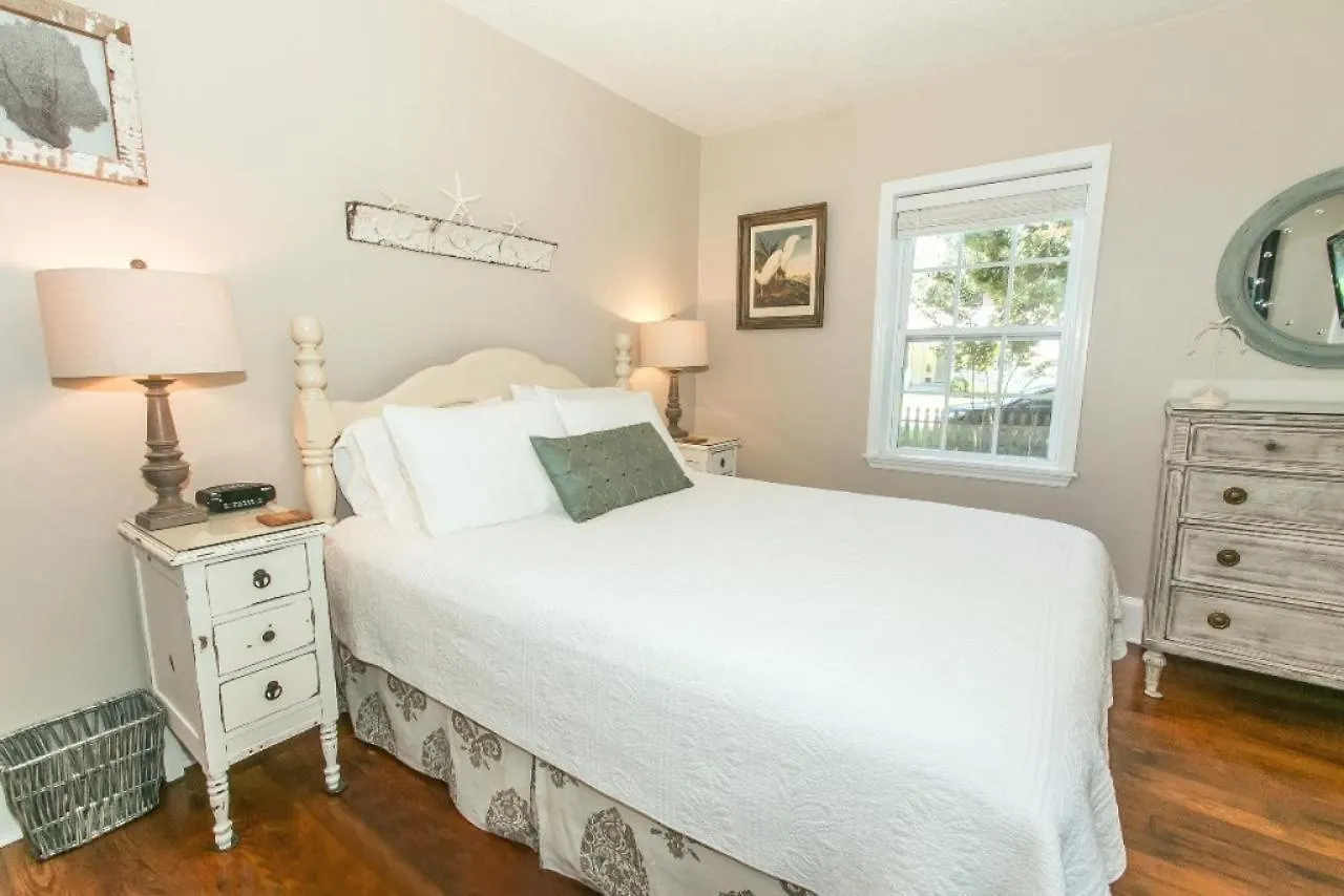 Holiday home Pineapple St. Simons Island