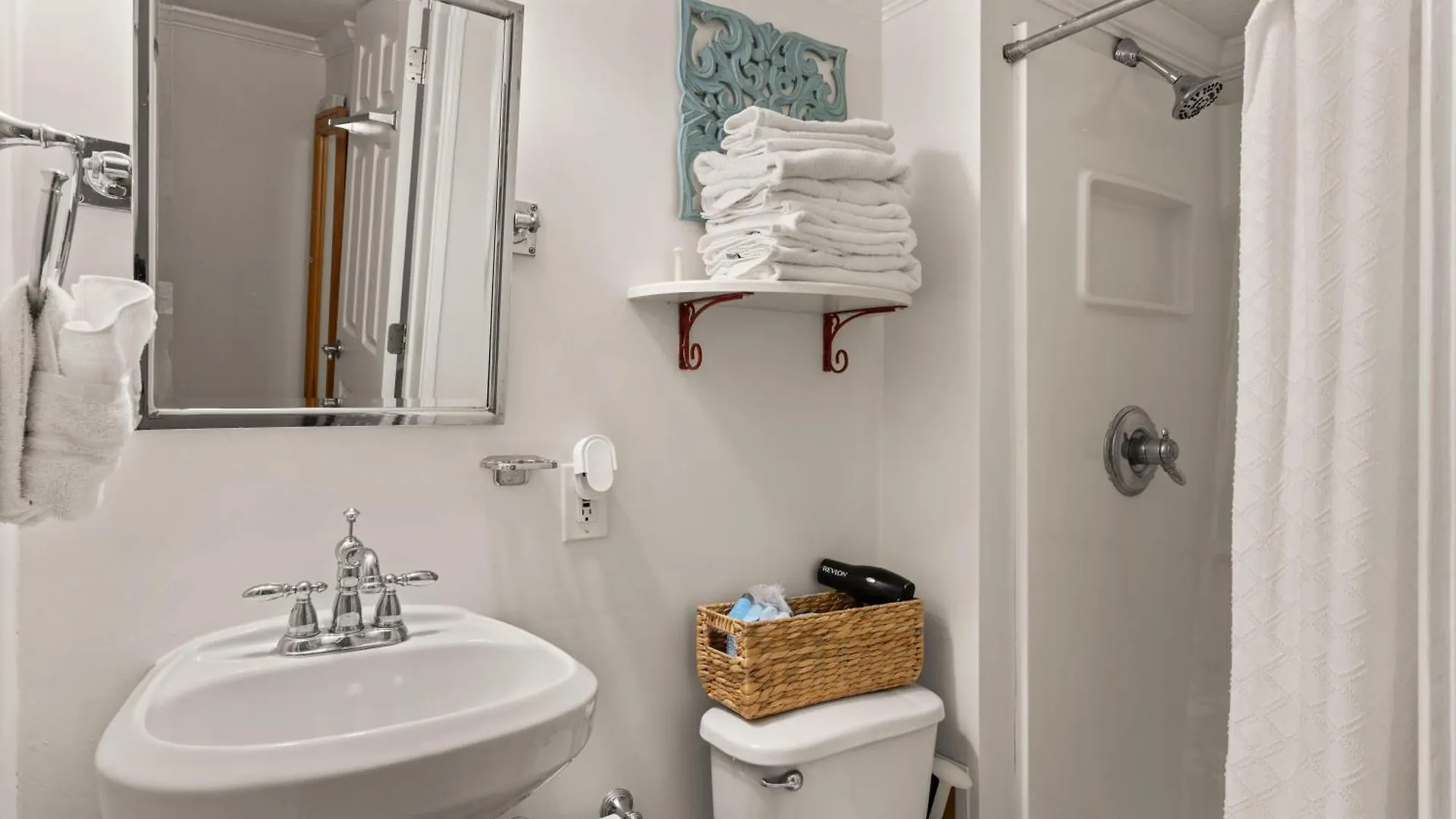 Demere Landing Unit 175 - Salt Air Dr