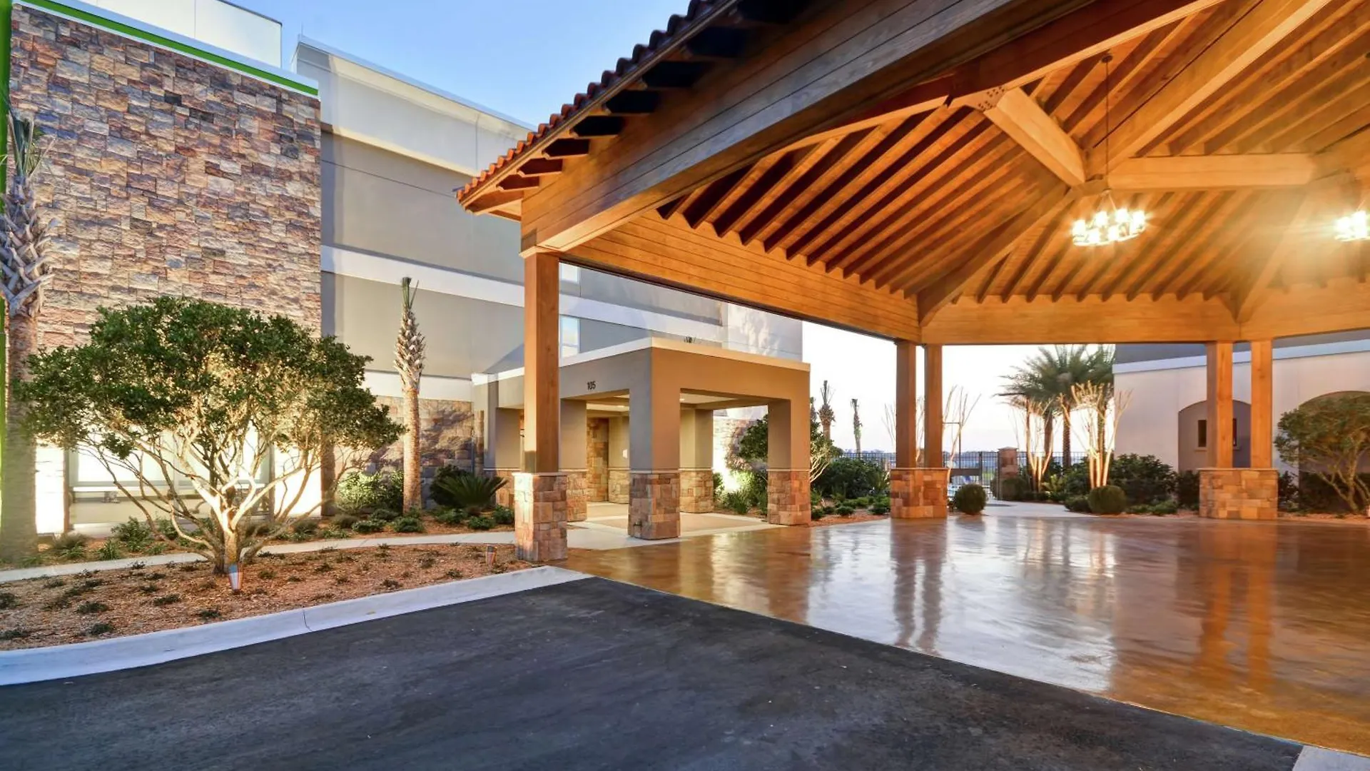 Hotel Home2 By Hilton