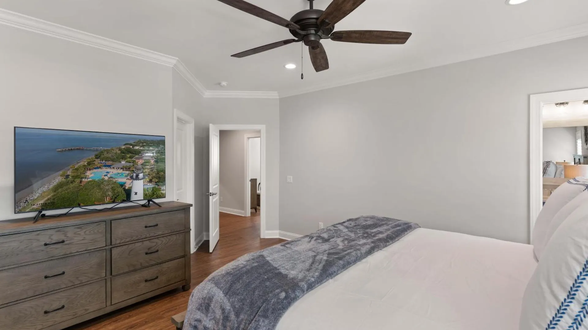 Take It Easy - 104 Gould Street St. Simons Island
