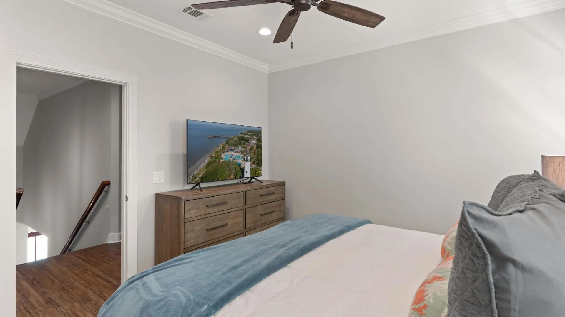 Take It Easy - 104 Gould Street Holiday home