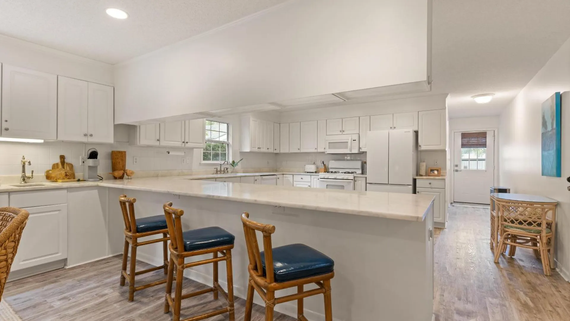 Amorosea - 1905 Bruce Drive *