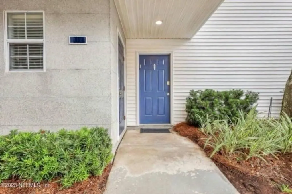Desirable South End - 5 Minutes To Beach! Walk To Dining/shopping!