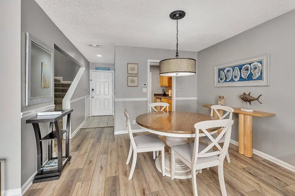 Holiday home Desirable South End - 5 Minutes To Beach! Walk To Dining/shopping! St. Simons Island