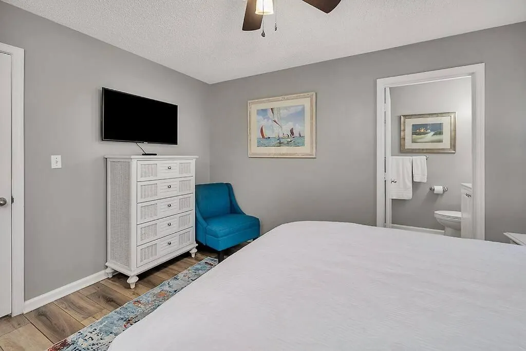 Desirable South End - 5 Minutes To Beach! Walk To Dining/shopping! St. Simons Island