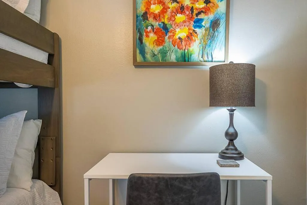 Desirable South End - 5 Minutes To Beach! Walk To Dining/shopping! St. Simons Island