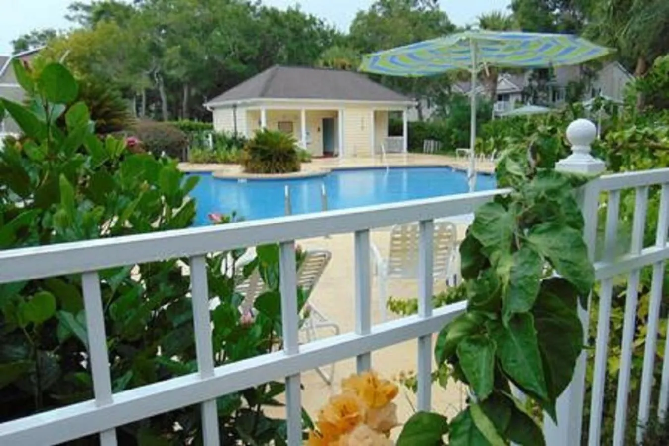 E4 Ocean Walk Two Bedroom Two Bath Sooo Comfortable. * St. Simons Island