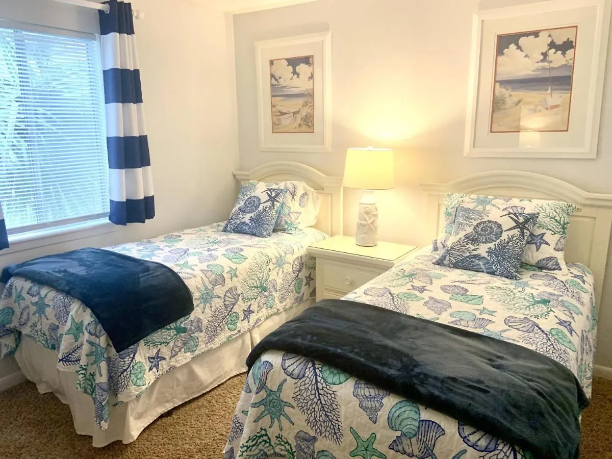 E4 Ocean Walk Two Bedroom Two Bath Sooo Comfortable. Holiday home
