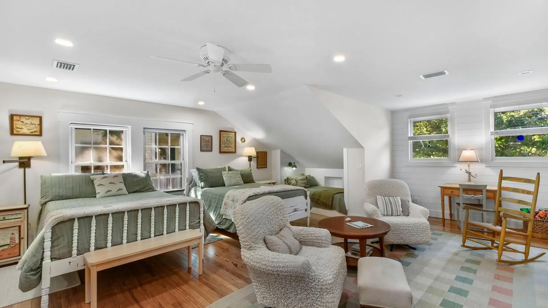 Large And Bright East Home! Feriehus *