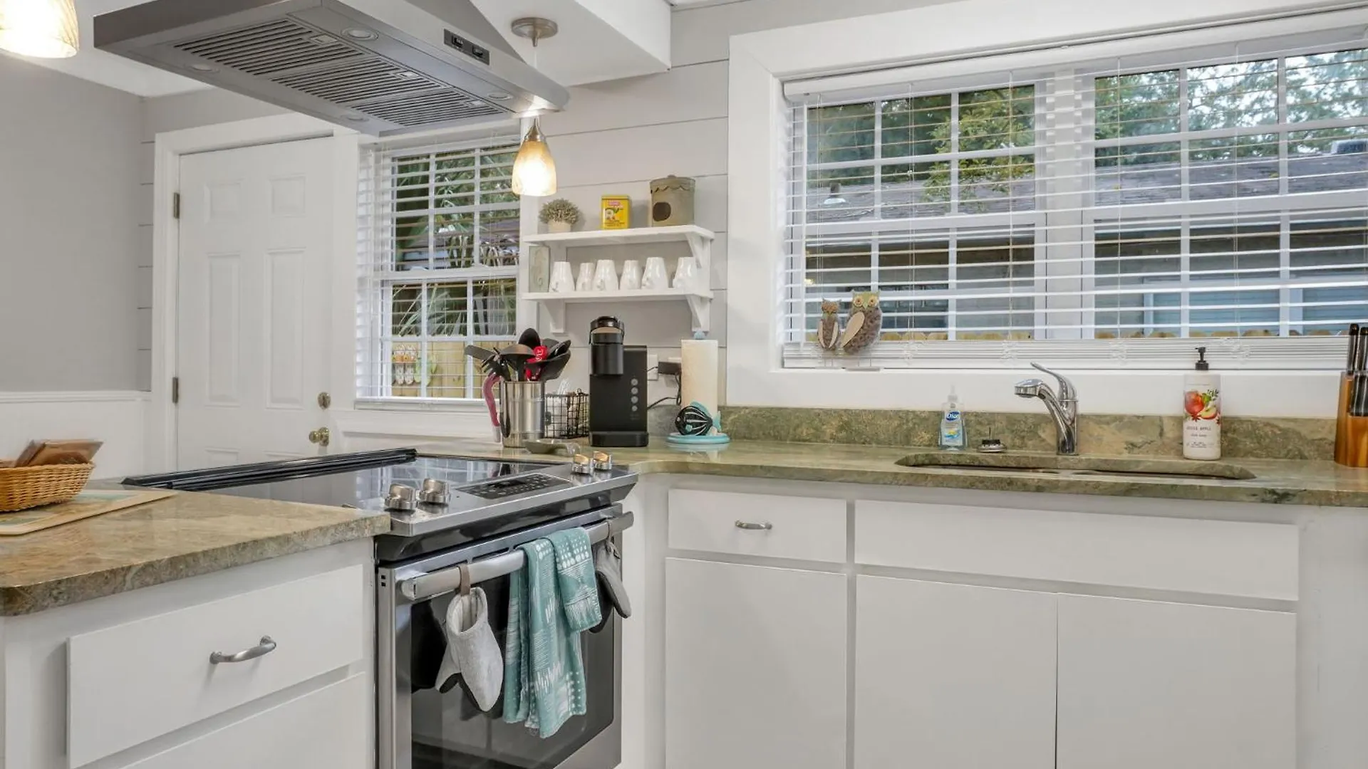 Sunrise Bliss 3 Bedroom St Simons Island 3 Minutes To Pier Holiday home *