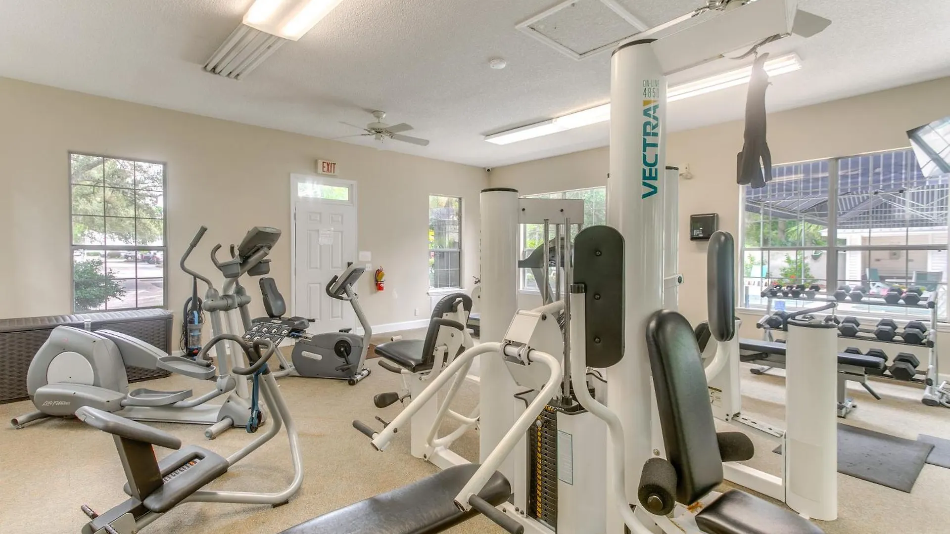Apartment Upscale St Simons Sunroom And Steps To Pool!