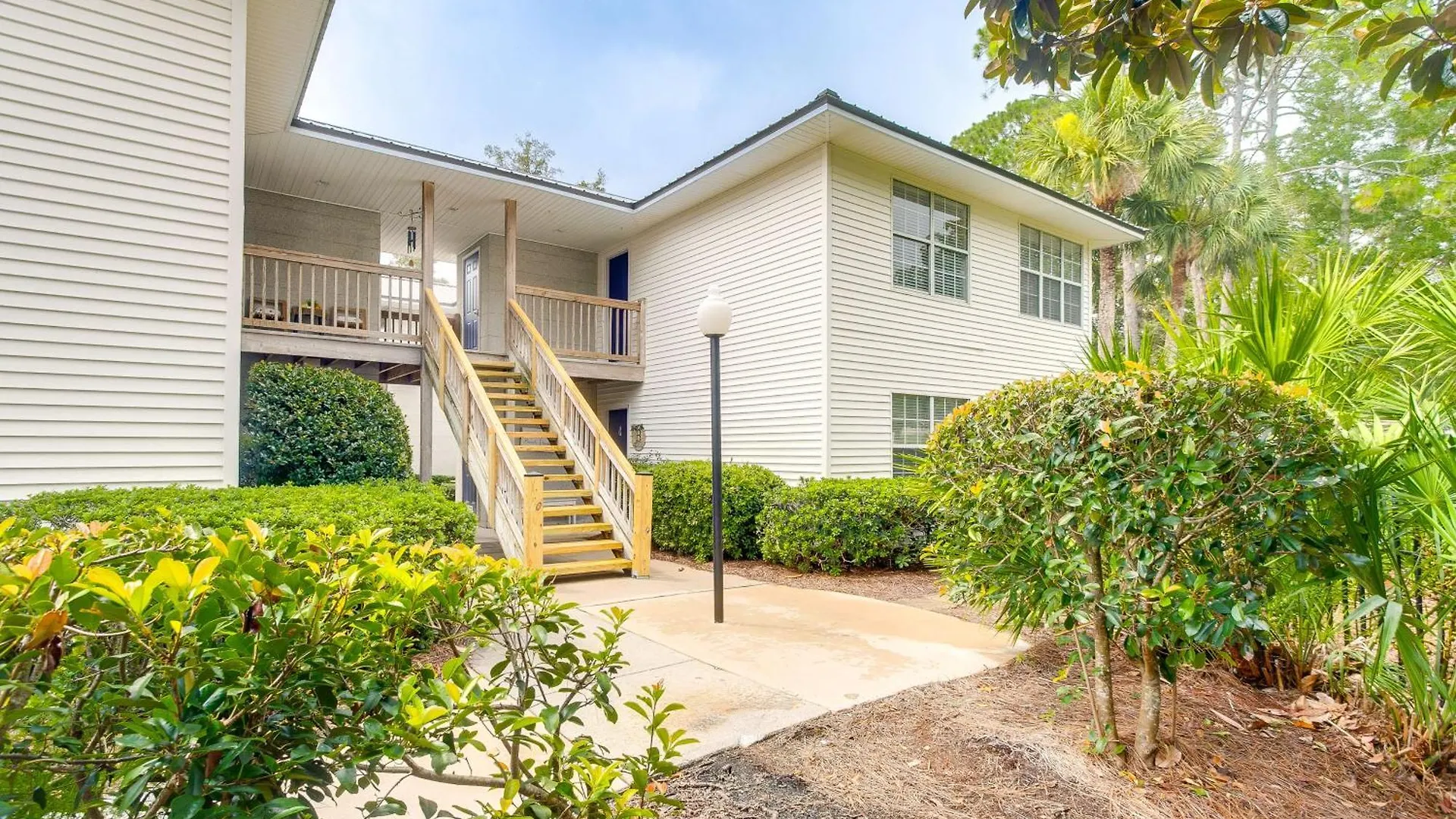 Upscale St Simons Sunroom And Steps To Pool! Apartment *