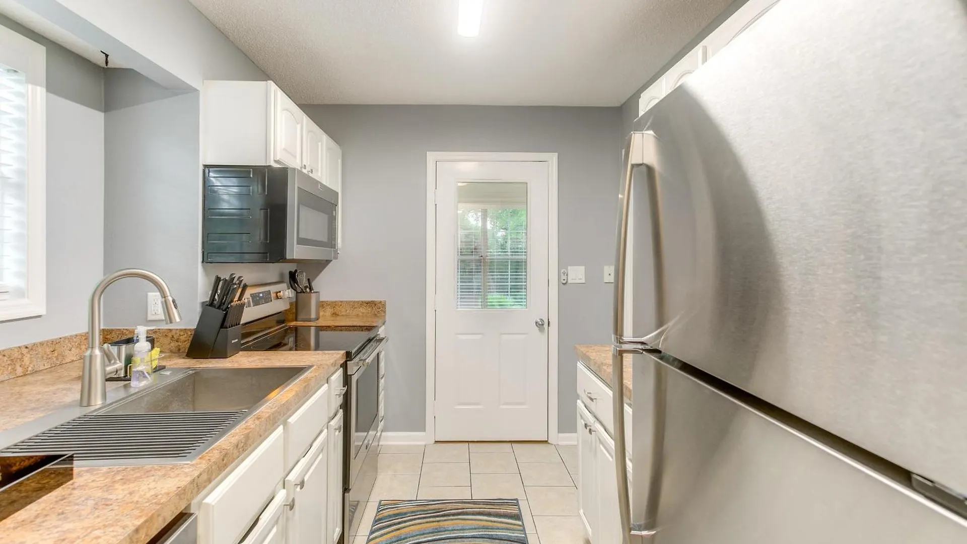 Apartment Upscale St Simons Sunroom And Steps To Pool! *