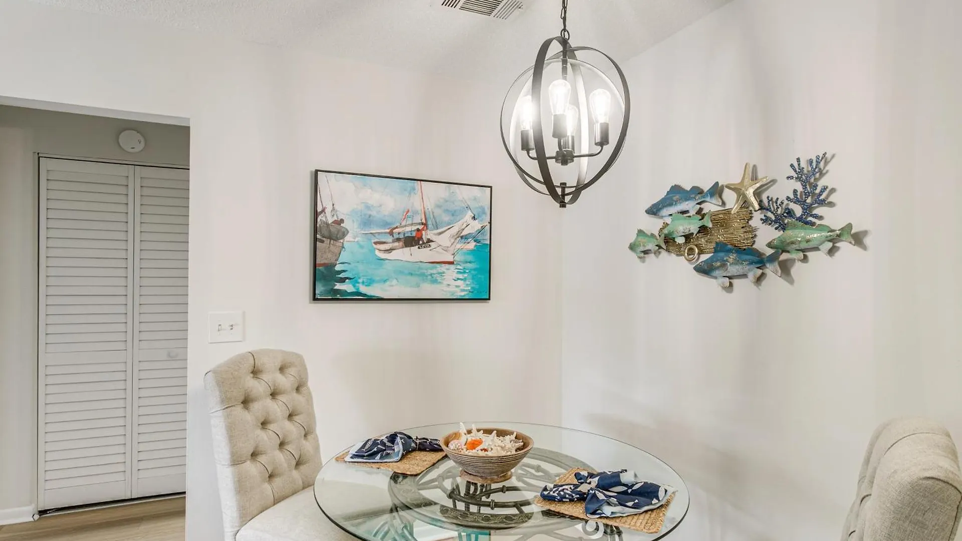 With Amazing Amenities 1 Mi To Beach! *