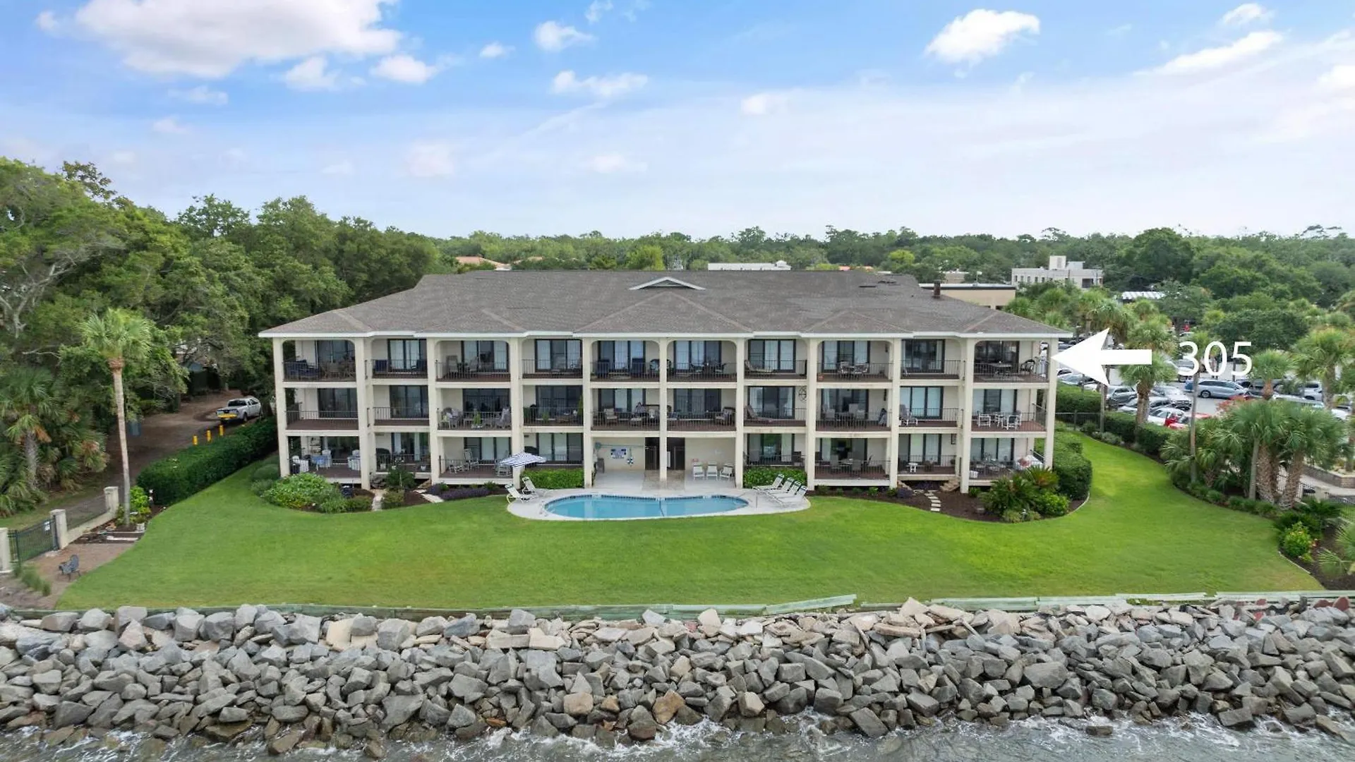 Pier Pointe #305 - 100 Floyd Street, Unit 305 *