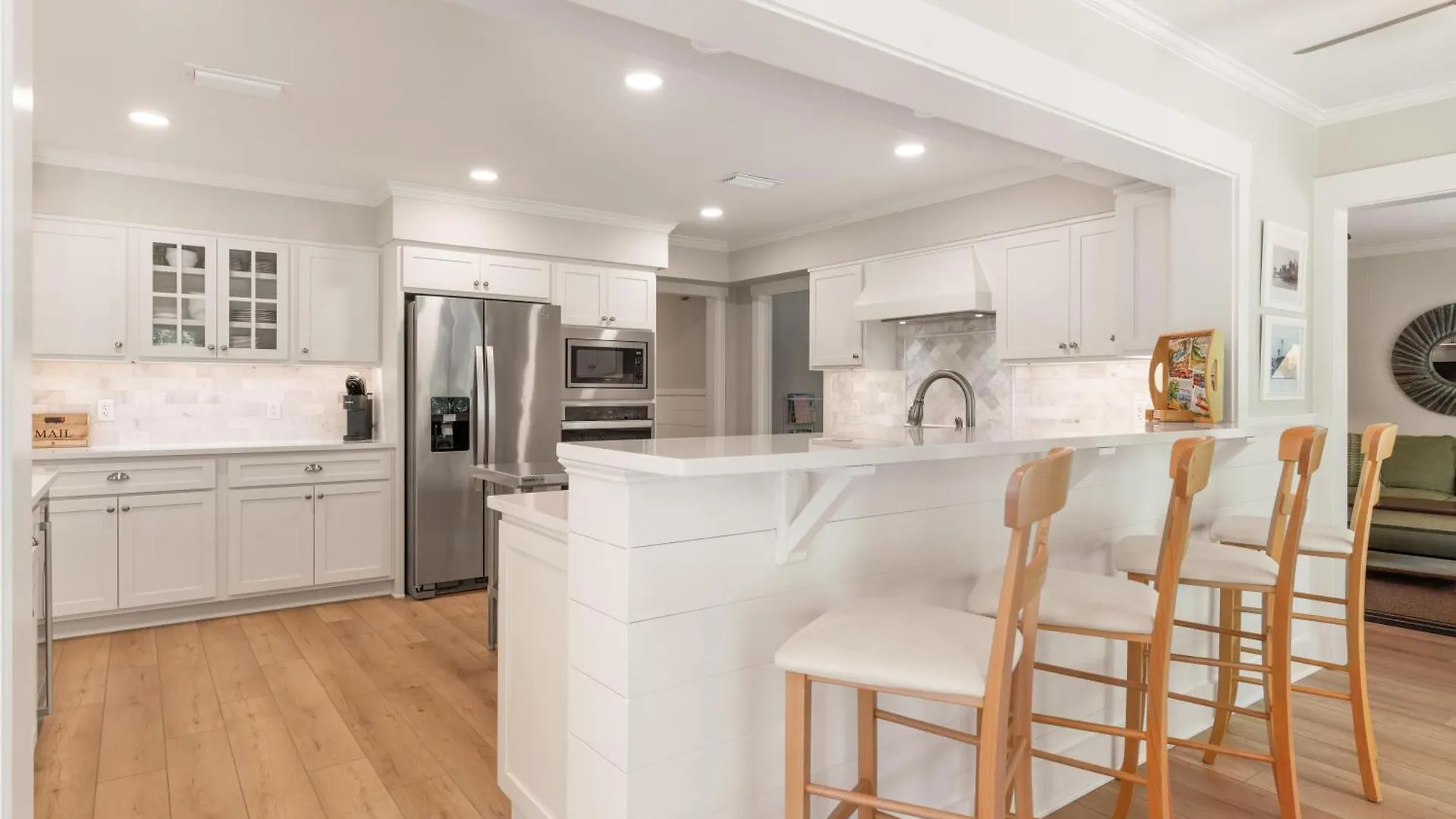 Sea Y'all Soon - 2024 Bruce Drive * St. Simons Island
