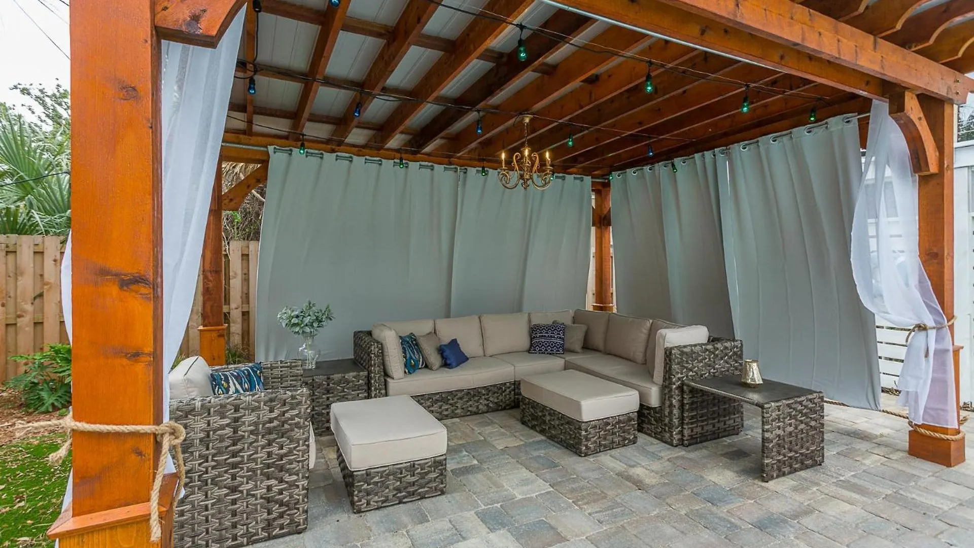 Waters Edge - 1808 Ocean Road