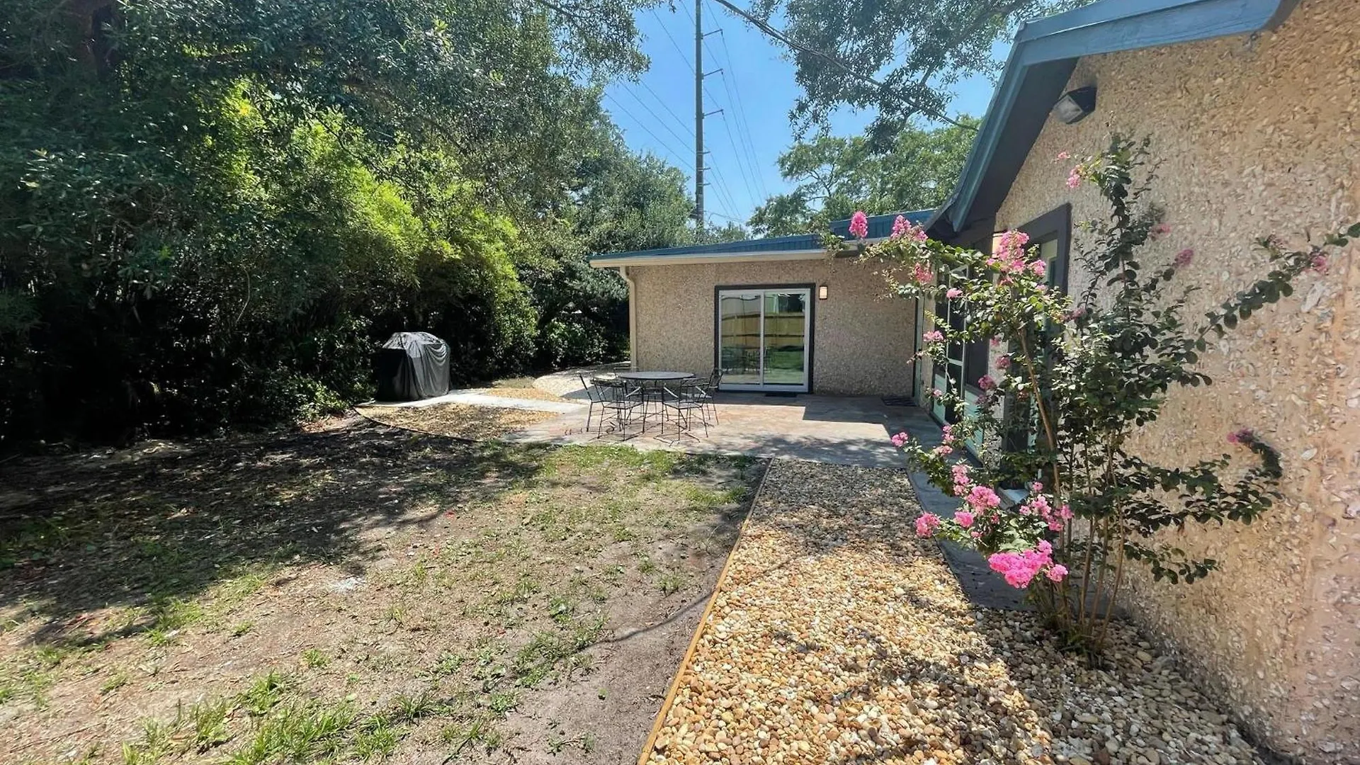 Tree Spirit Retreat - 4310 Third Street * St. Simons Island