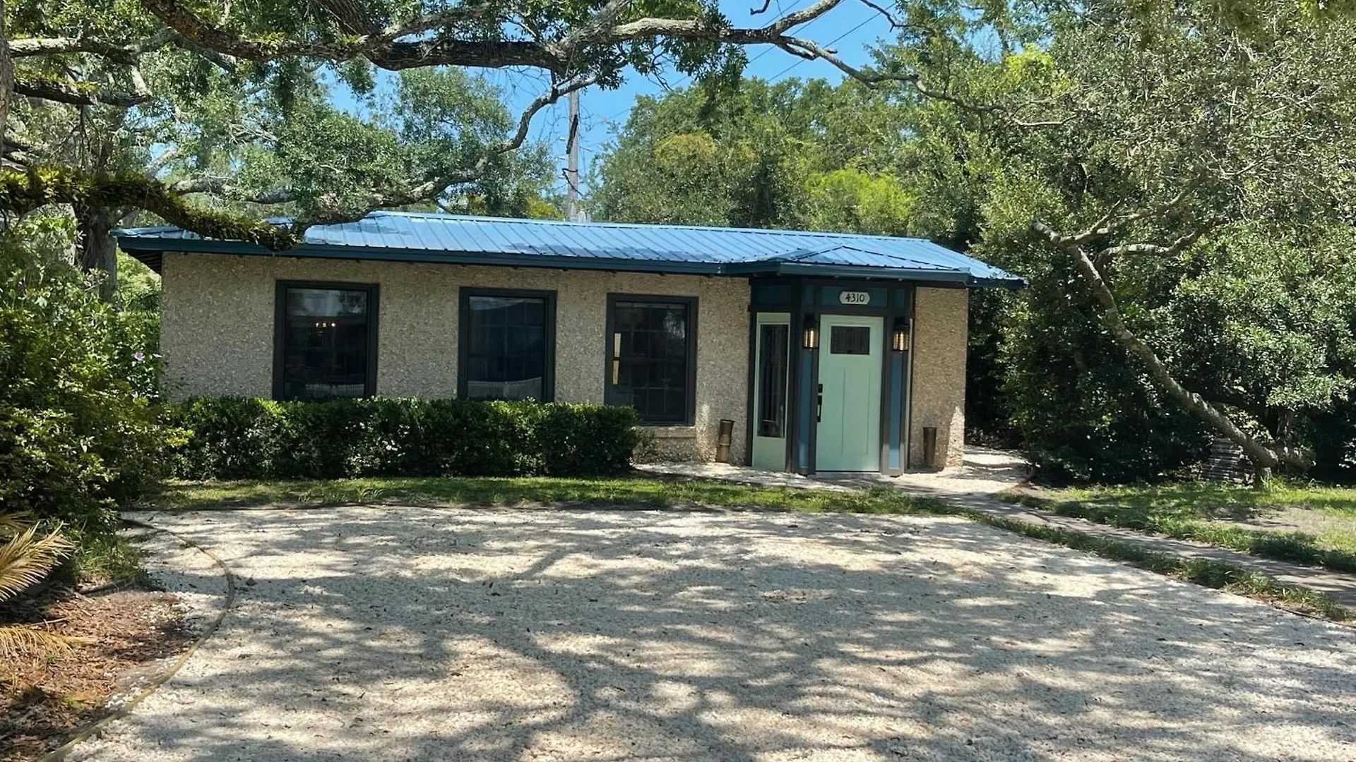 Tree Spirit Retreat - 4310 Third Street