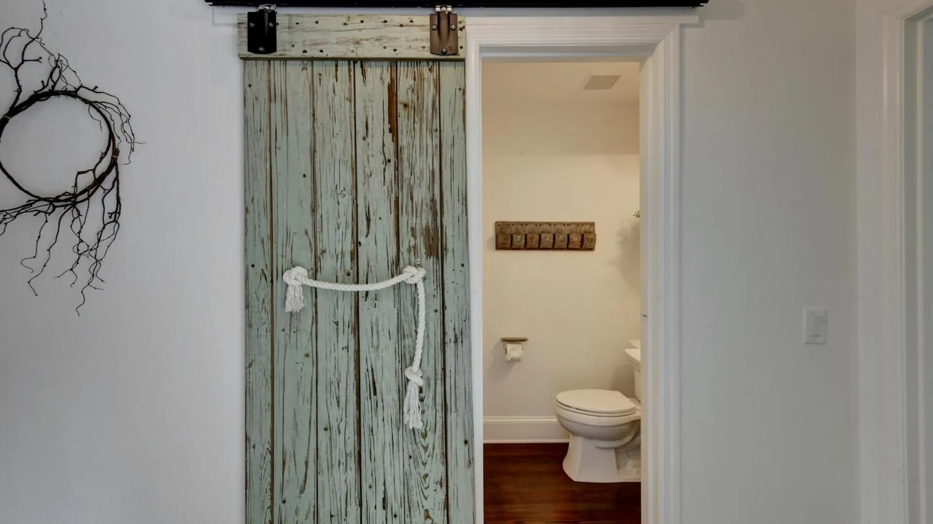 Make A Splash - 510 Delegal St * St. Simons Island