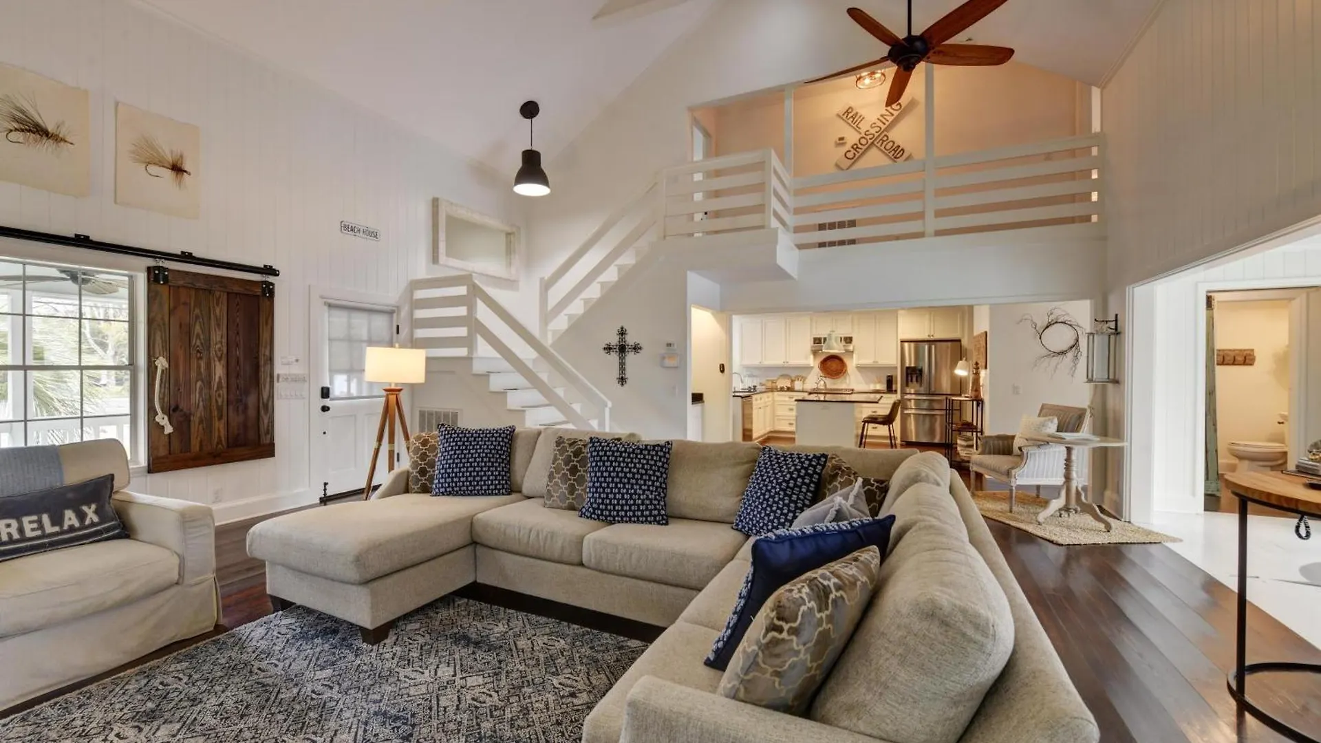 Make A Splash - 510 Delegal St * St. Simons Island