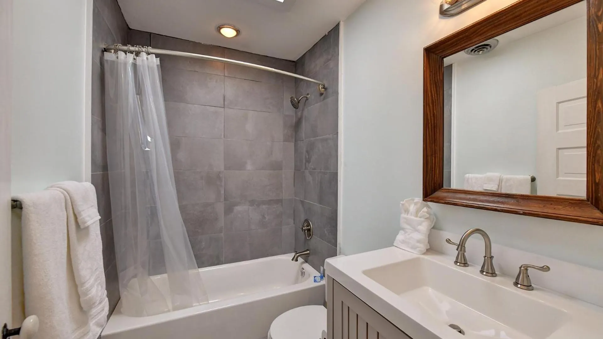 Waterscape - 744 Oglethorpe Avenue Holiday home St. Simons Island