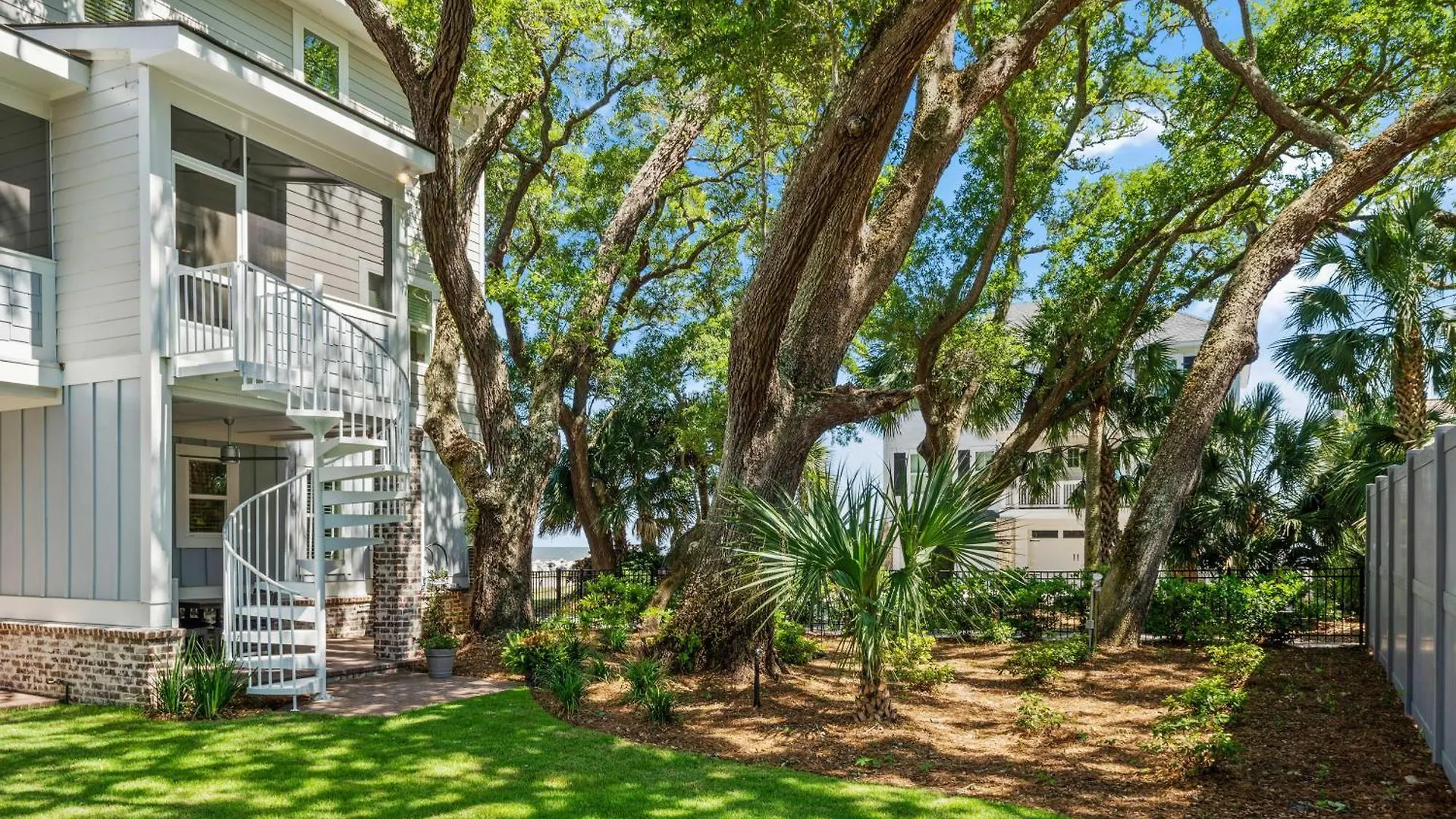 Astin - 4221 Seventh Street St. Simons Island