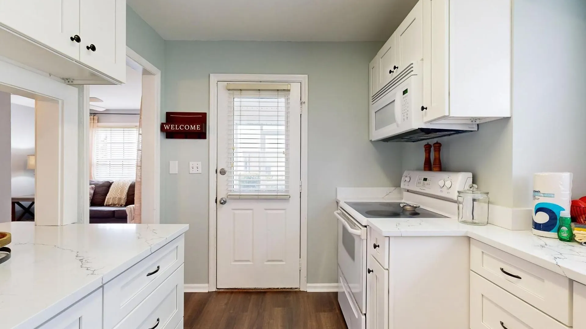 Island Square 401 Apartment