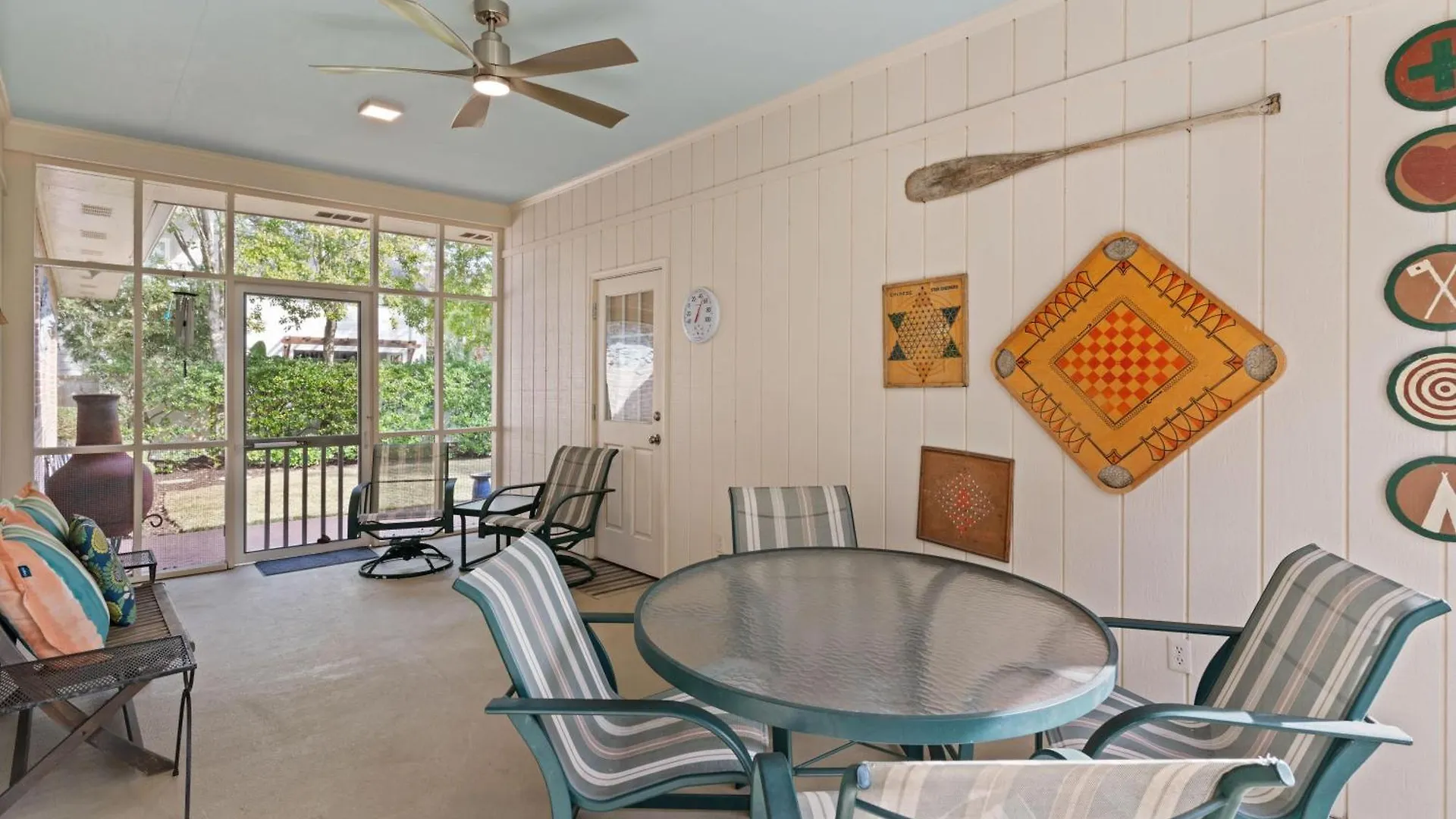 Simone Tranquilla - 2010 Bruce Drive * St. Simons Island