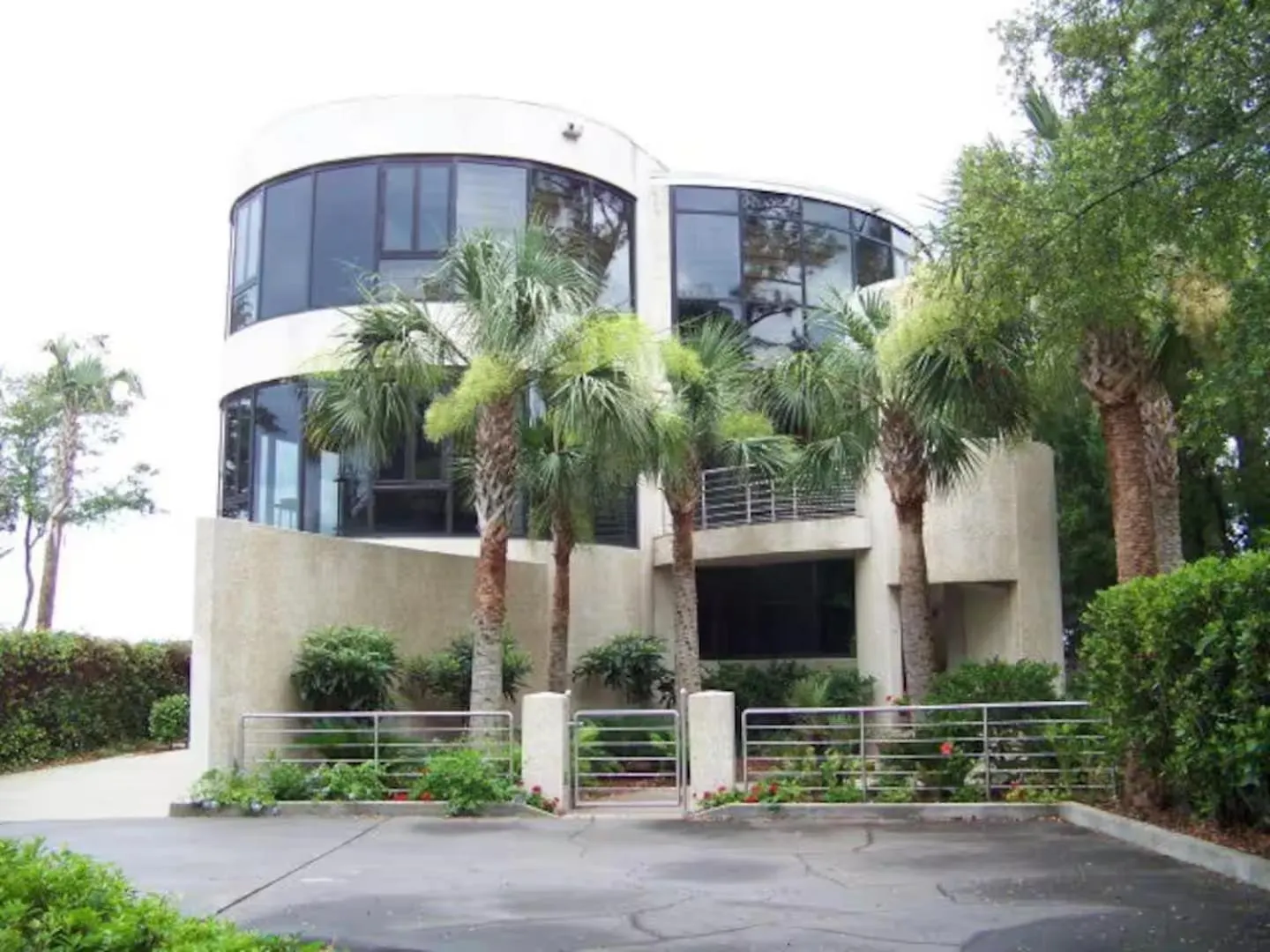 The Iconic Round House - 91 Gould St St. Simons Island