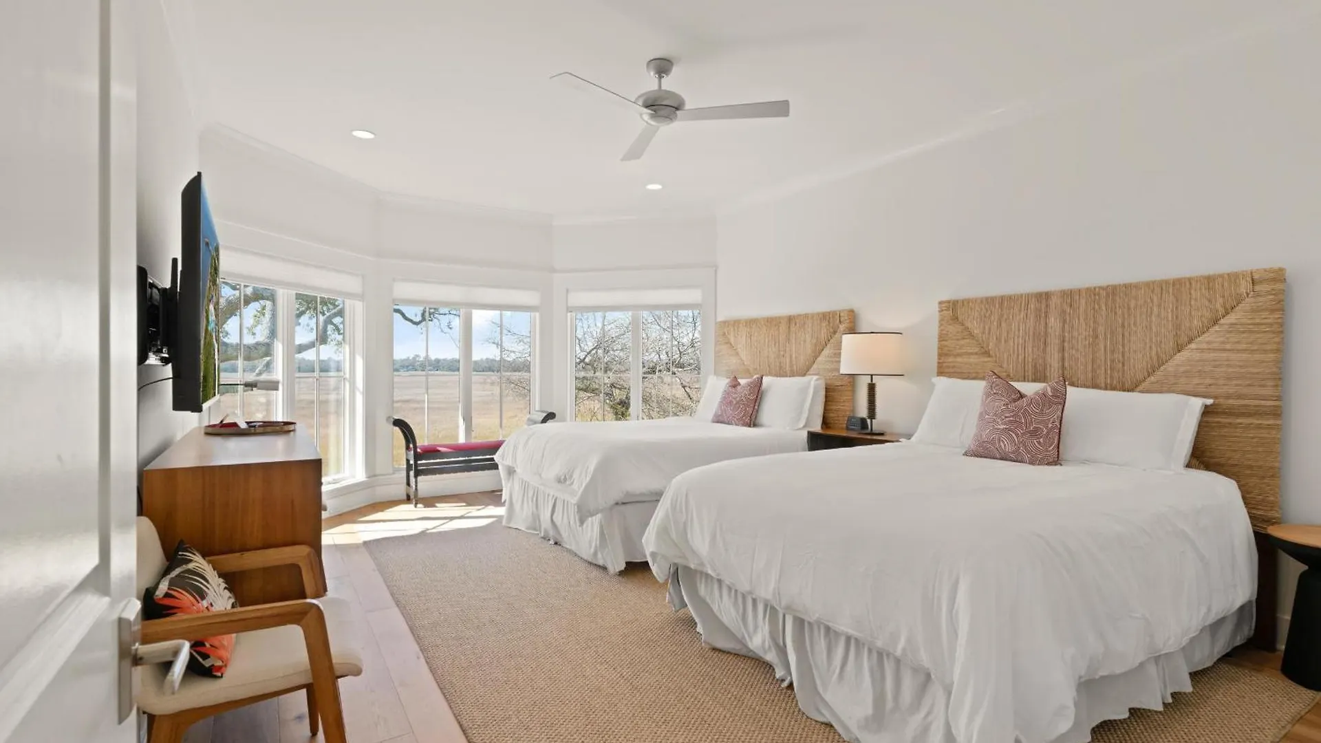 Sunset Peak - 1928 Ocean Road Holiday home