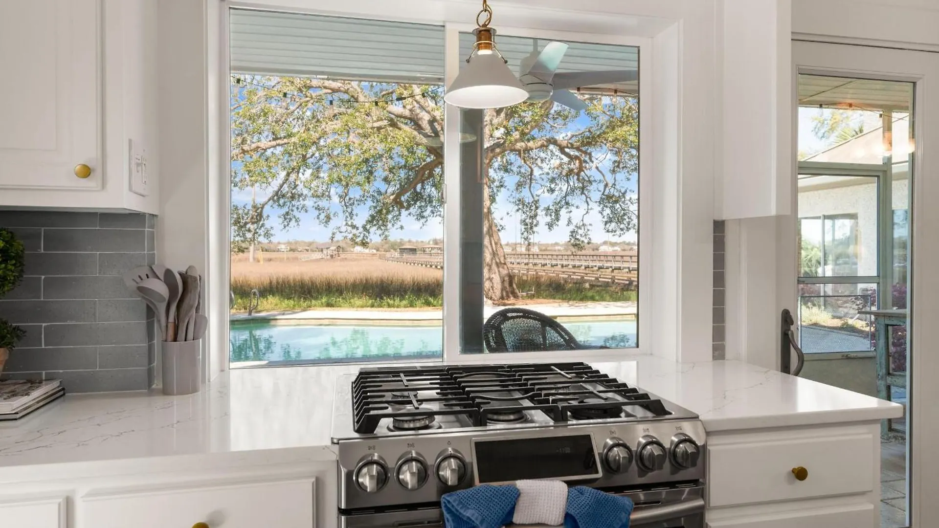 The Oak On The River - 2311 Ocean Rd Holiday home *