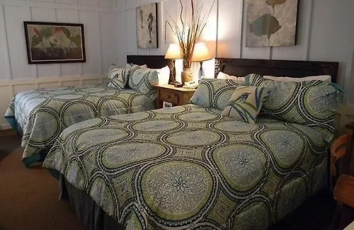Saint Simons By The Lighthouse Hotel 3*