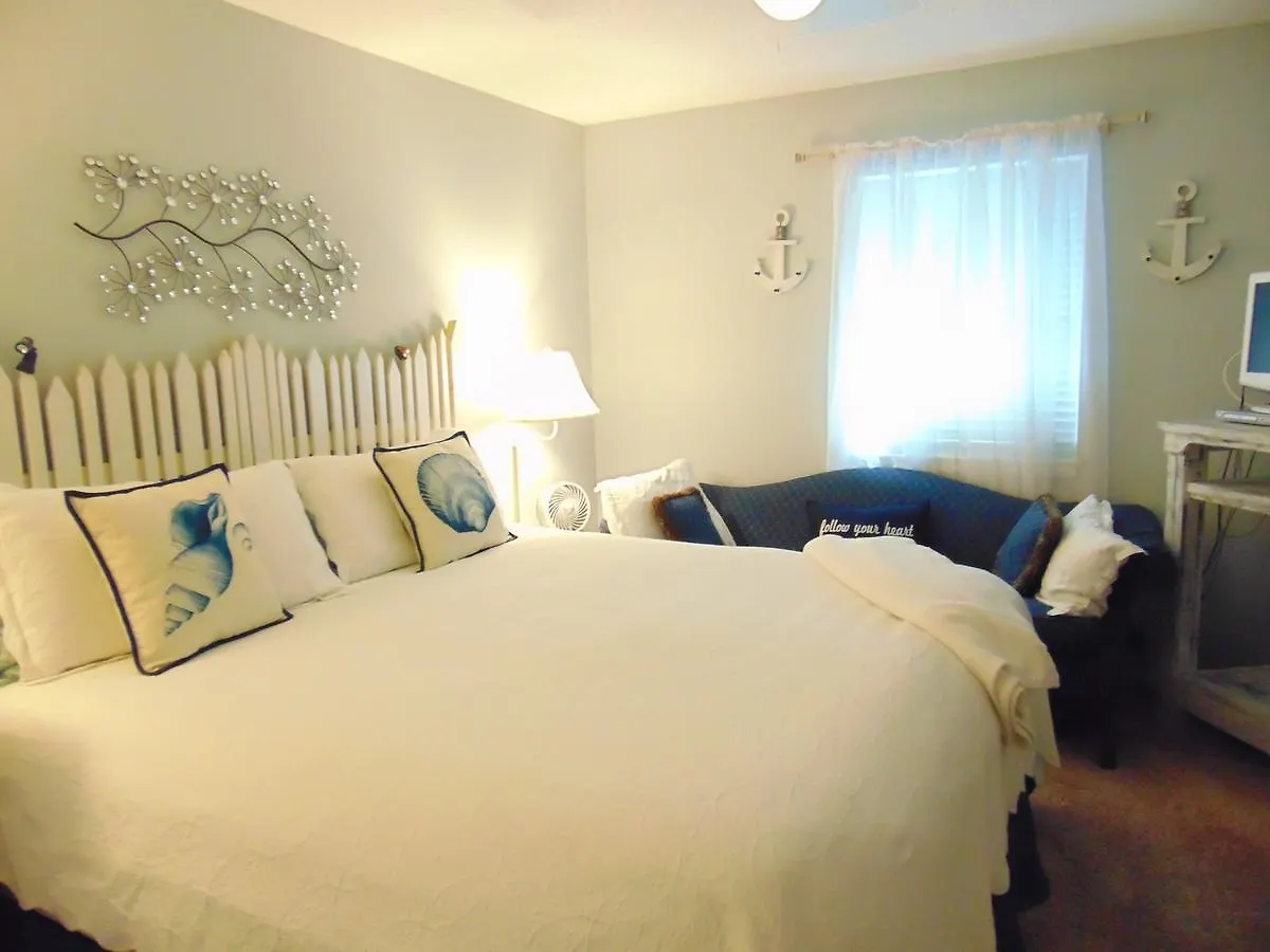E12 Awesome Renovation, Comfy Well Stocked Kitchen Make Some Memories! *