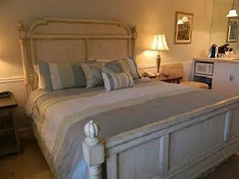 Hotel Saint Simons By The Lighthouse 3*