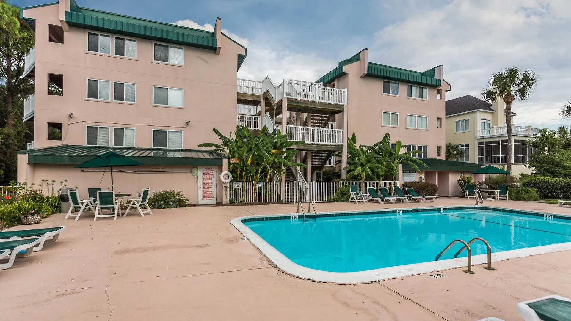 Hodnett Coopers Shipwatch Hotel St. Simons Island