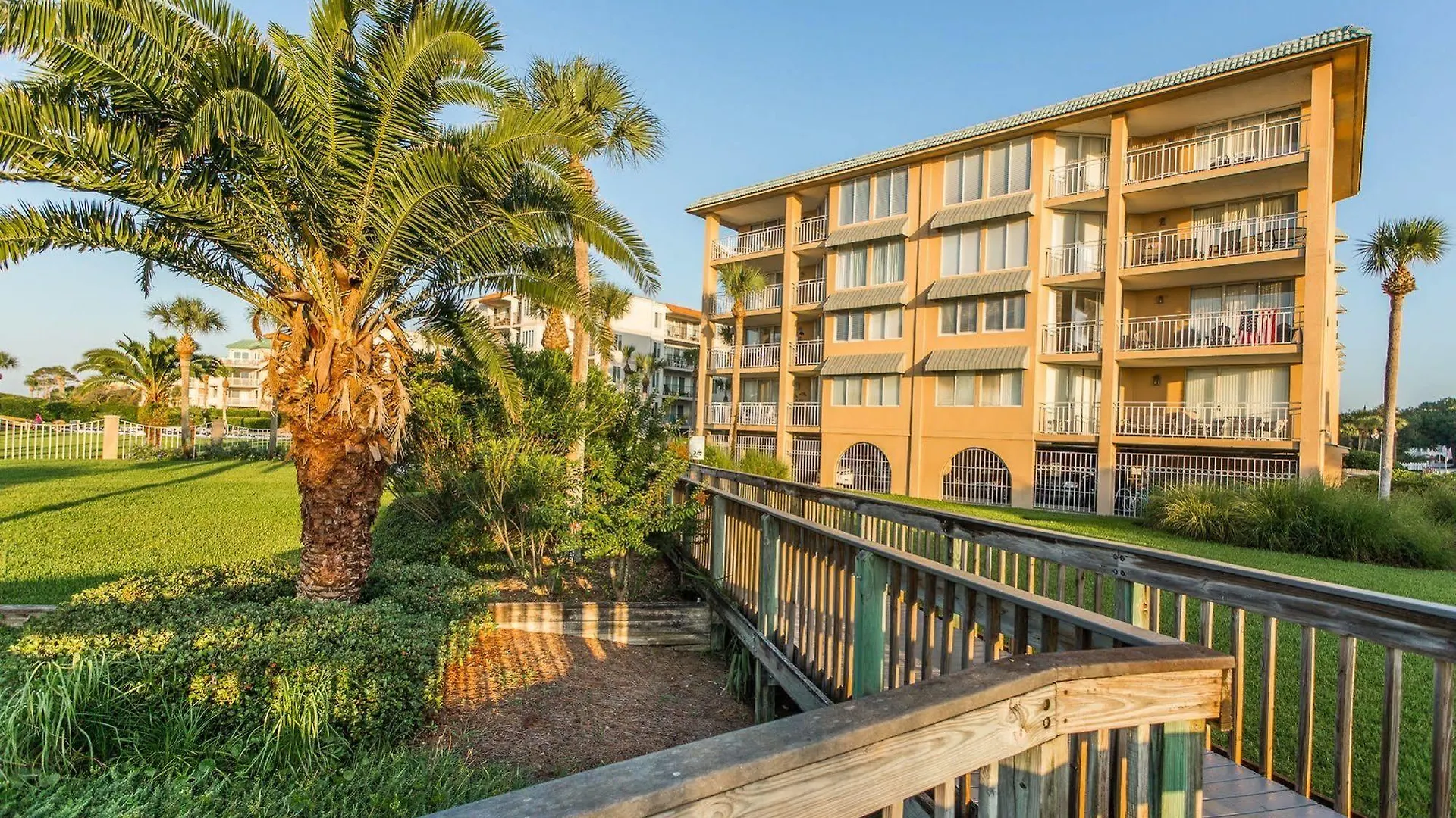 Hodnett Coopers North Breakers Hotel 3*