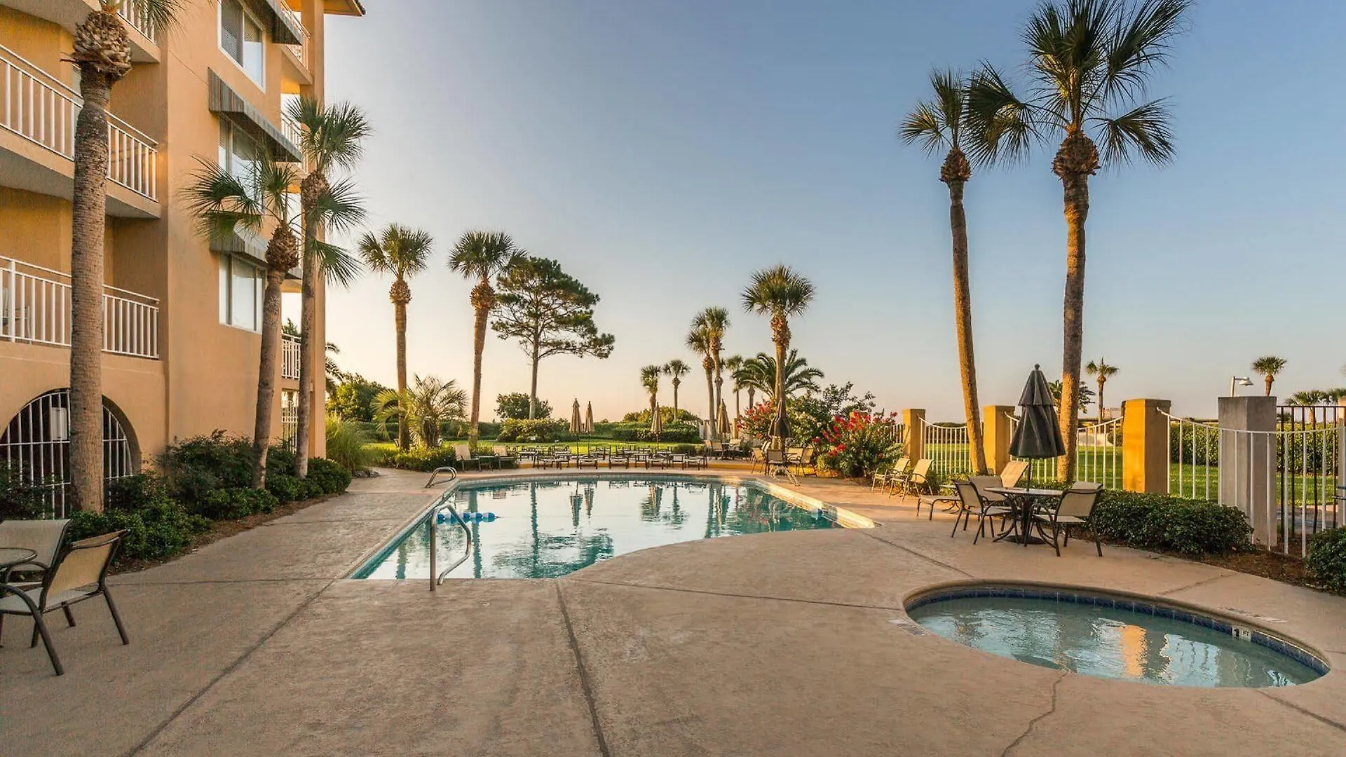 Hotel Hodnett Coopers North Breakers St. Simons Island