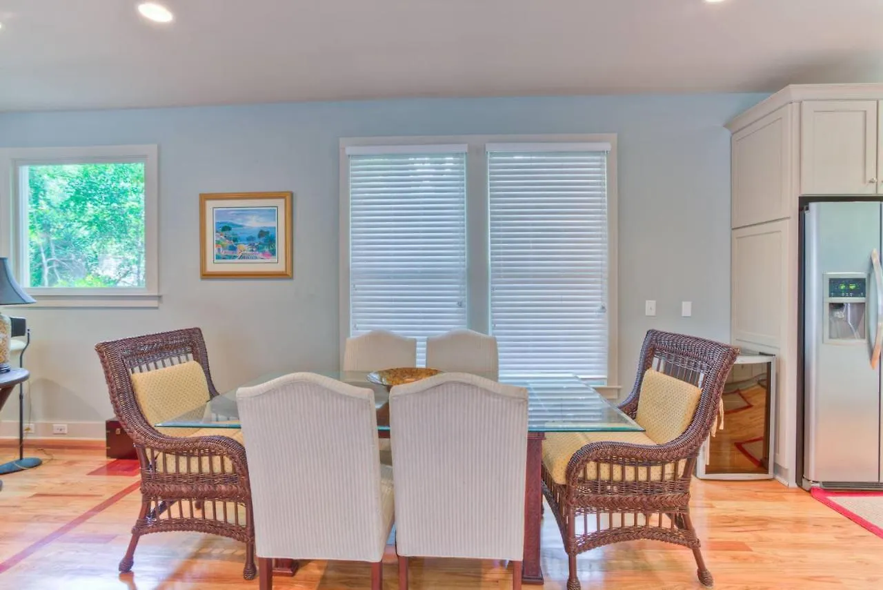 1104 Demere Road By Hodnett Cooper Holiday home *