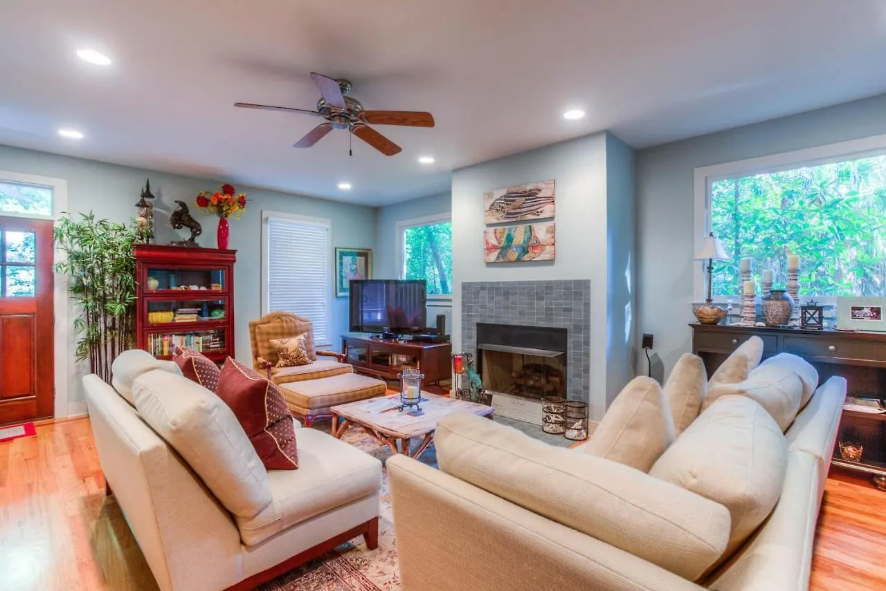 1104 Demere Road By Hodnett Cooper Holiday home St. Simons Island